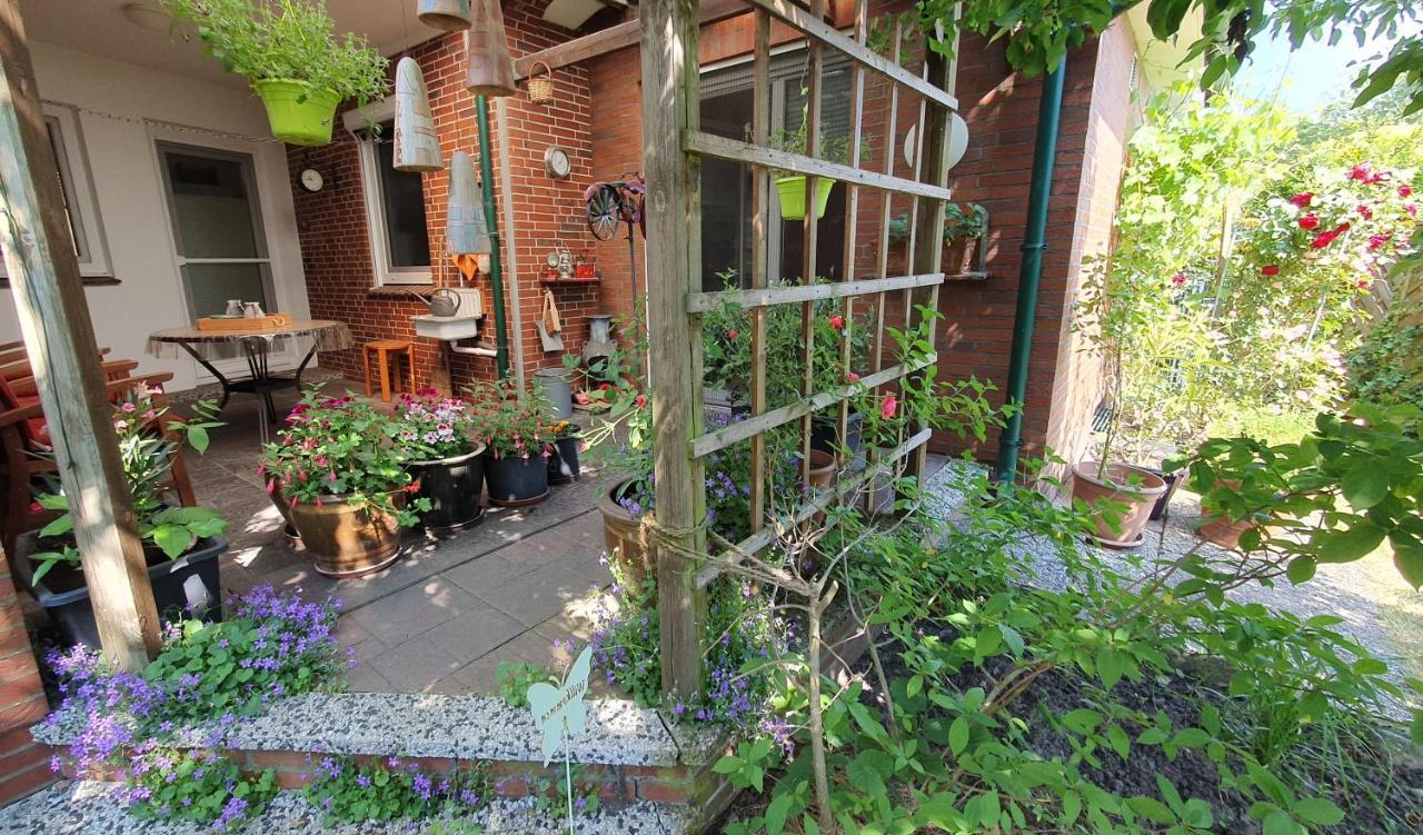 Ruhige Gaestesuite Mit Fruehstueck Rhauderfehn Exterior foto